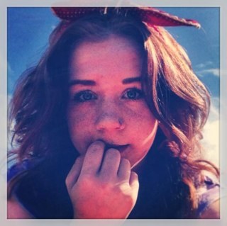 I j'adore music:) i still have a fear of nuns. Love tattoo's and piercings! Follow me?
