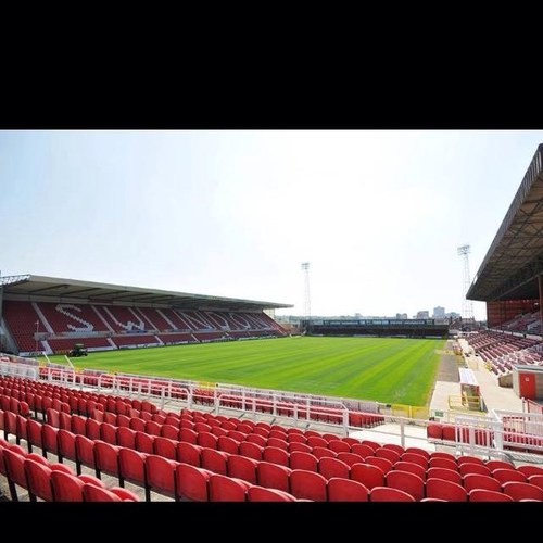 massive swindon town fan married with 6 kids