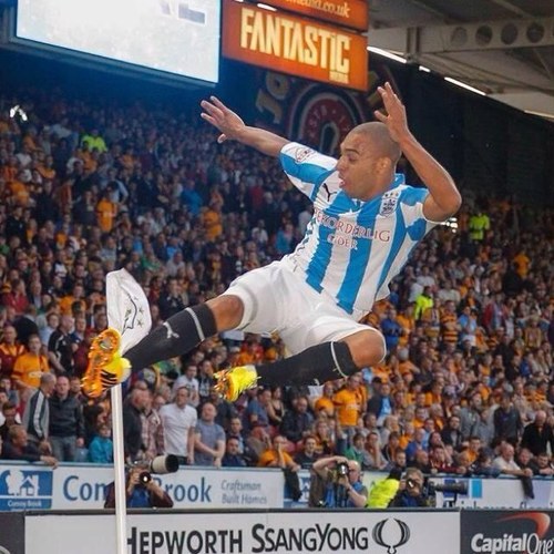 Tweet about Huddersfield Town, and that only. #UTT #htafc #championship