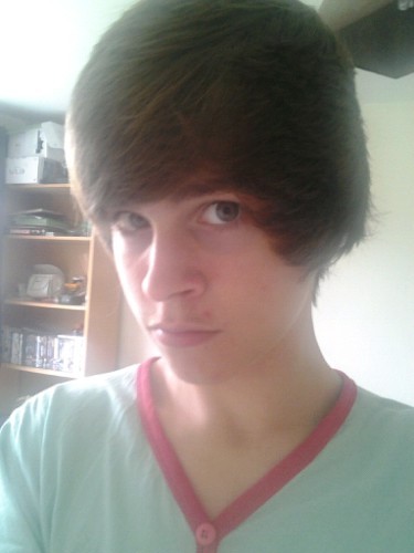 A7XJosh99's profile picture. I'm 14, I love doing Mountain Biking and I also enjoy playing PS3. Also you follow me, I'll follow you back.