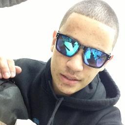 Levo a vida apenas Sorrindo !