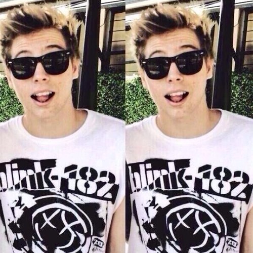 luke will follow you one day, dont give up :) (@michaelfeelsugh)
