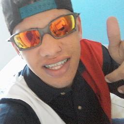 não quero perfeição de ningguem ,porque perfeição não posso  retribuir quero apenas Sinceridade !
 ,19 αиøss .