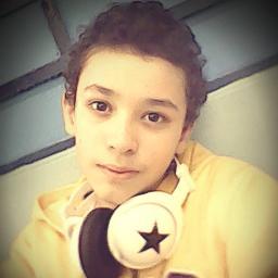 Rap, Rock, Eletronica, curto andar de skate ( se eu soubesse andar bem aheaheaheahea ) gamer de videos para youtube, então acessa lá e se inscreva ;)
