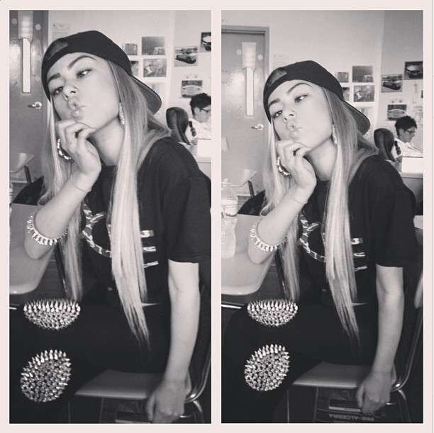 Hi Im Lisaa ( :