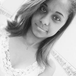 Brazilian , 19 years , Pisciana .
''  Ousadia pra viver & alegria pra vencer (:  '' @thiaguinhocomth ♥  
Facebook : https://t.co/5SBWrbpwZ1