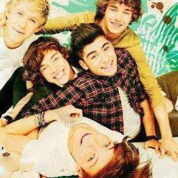 Directioners Forever! love you guys Zayn, Louis, Harry, Niall, Liam and I'm from Paraguay!