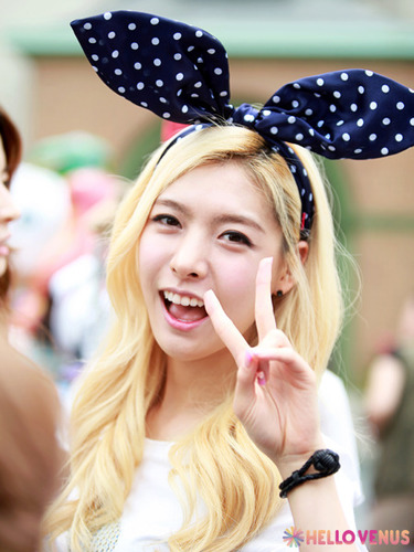 Dedicate for lead vocalist of Hello Venus's Alice from Indonesia :) Let's join with us!
