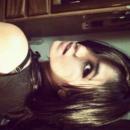 Feminista, pseudogamer y cat lover.