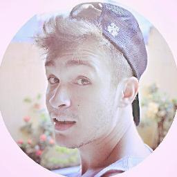 I'm so shy and a photo/gym/food lover. Pop music is always on. Studying and working with Digital Marketing and Social Media. I'm from Rio, Brazil.