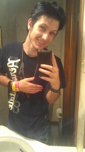 Wassup Twitterverse? Names Brett aka Bo. Born 12/10/90 . Single Status ! Hmu to know more