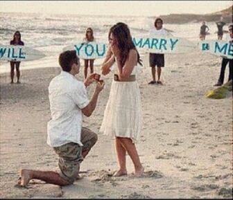 http://t.co/cmI27NDXKf I need your comments and feedbacks about my story♥!