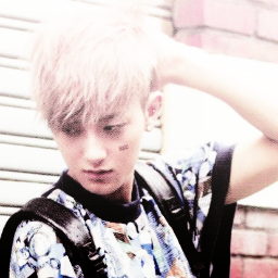 หวังจือเทาครับ.