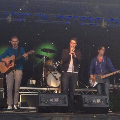 Irish band made up of 3 singer/songwriters @KieranGerin, @davidsullrenard and @_vinnyMurphy