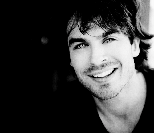 A Glee FC, that is sometimes TVD dedicated. :) OTPs: Overgron; Fabrevans; Delena; Nian... Chord Overstreet, Darren Criss and Dianna Agron. FollowBack!