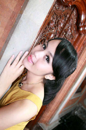 follow my ig: @gx_putri and also @putricipta_makeup for any appointment makeup...