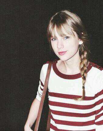 Loving taylor is red♥