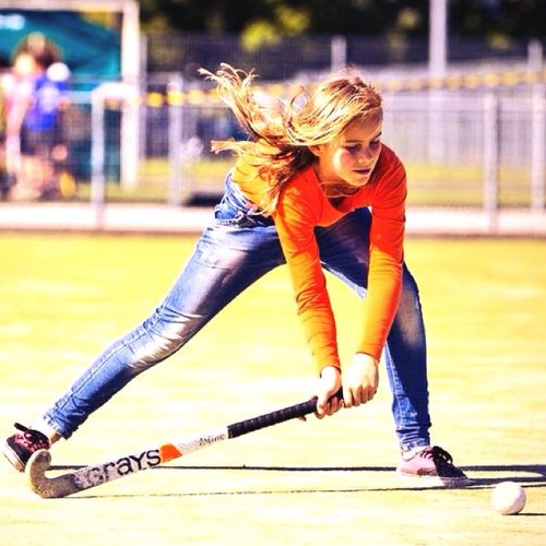 Heeeeeeeee!!!!!! ❤♡!! Ik Ben Roos. Mijn hobby is hockey. Zit nu in MC1 van hockey. En 1C van Gymnasium!♡