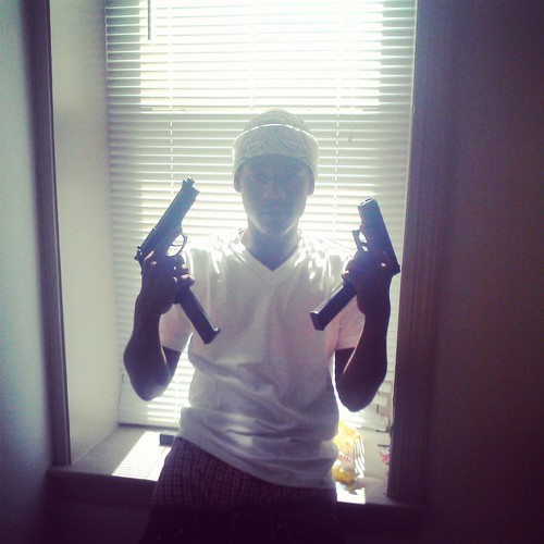 IMA DOWNTOWN TALIBAN WE BEEFN WIT ERRBDY WE LOVE DAT SHIT....DIS FOR LUH JR/MANE B.A.N.S