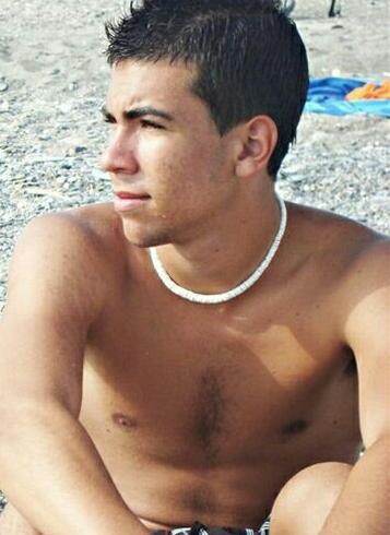 Soy un atleta, especializado en 200 y 400. Graduado en ciencias de la actividad fisica y del deporte y cursando magisterio de primaria.