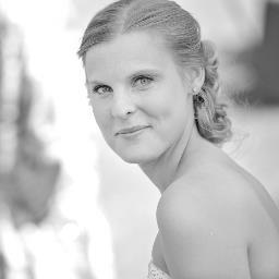 Hälsoinformatör/föreläsare, leg. fysioterapeut, sitter i styrelsen för Föreningen för Integrativ Medicin, lyckligt gift, bonusmamma.