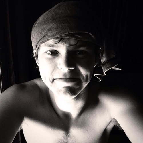 Follow @5sosismyotp bc she just gave you a free follow. Ask for a follow back!