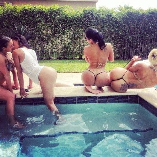 Follow me for pictures with beauty's.