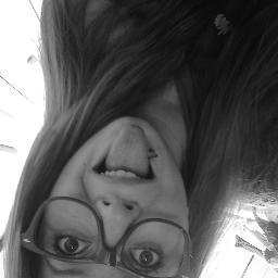 Aceitaa...que...dooii...menos..gata                                                                        happy forever   :D