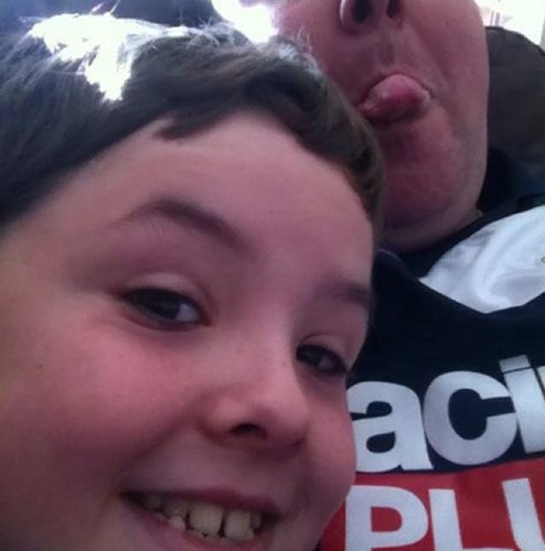 RoHmdb's profile picture. Hi im harry i like art and mucik so bye