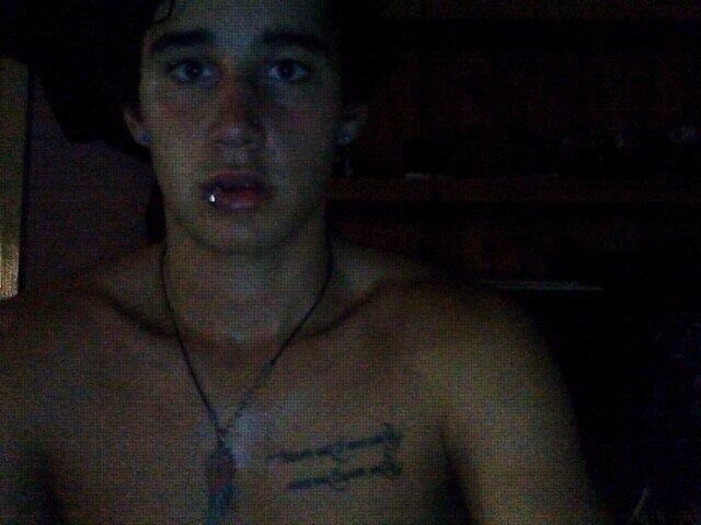 Janoskians 0/5, follow me i follow back(unless im on follow limit)