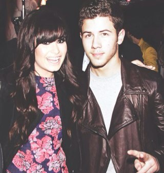(RP/FL) enganged to @ItsMeNickJ ! :* I LOVE YOU SO MUCH ! Mum of Meldoy Jonas