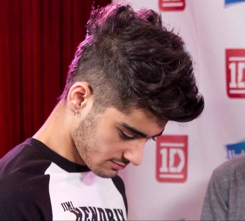 zayn if you see this follow @ziambang please i love you so much :(