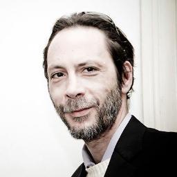 Alguien. Fumador arrepentido. Ex flaco. Si viniste a buscar info personal, o a copiar mi foto de perfil, perdiste.