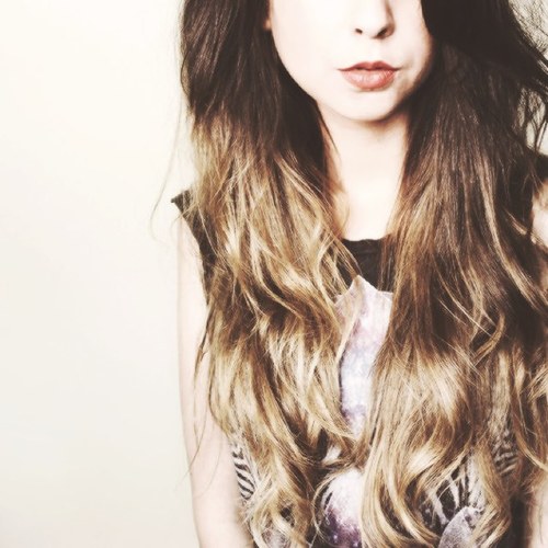 Hi I'm Zoe....dont hate me...please xx {@walllflcwer my twinsie}