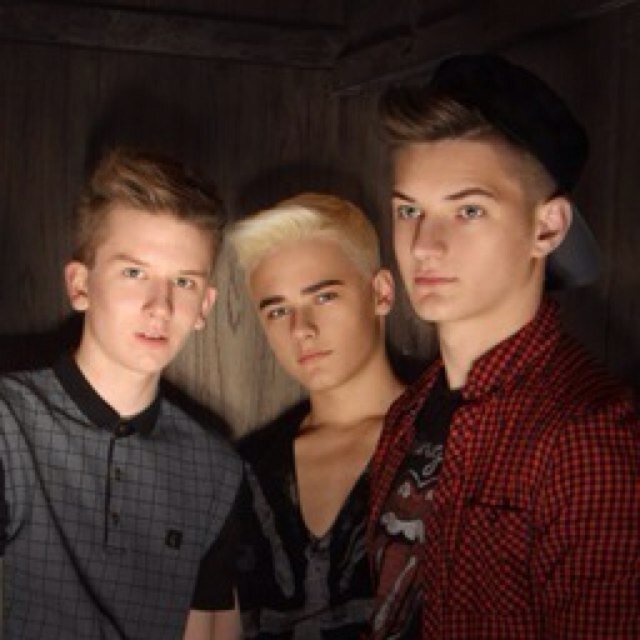 Basically, if you love @Reconnectedband, follow us!