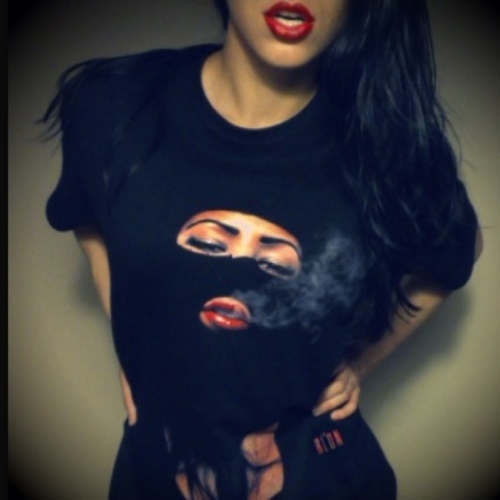 Shirt available at http://t.co/HjapvpncJG
Instagram : @rlonredlipsornot
Facebook : Red Lips Or Not
Mail : contact.redlipsornot@gmail.com