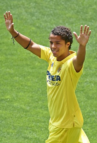super fans de @oficialgio por su ser una gran persona lo admiro desde ase mucho tiempo lo quiero con todo mi corazón y esta pagina se la dedico