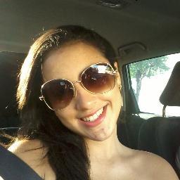 O mundo pode até fazer você chorar, mas Deus te quer sorrindo! Deus acima de tudo e de todos! =)