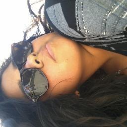 SOY UNA CHICA QUE ME GUSTA CANTAR mmm pero deverdad canto de lo mejor ...¬.¬ algunn DIA me gustaria CANTAR CON TOKIO HOTEL ..... esa es me mayor ilucion ...XD