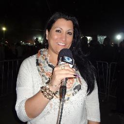 APRESENTADORA DO PROGRAMA FALANDO DE MUSICA,EXIBIDO NO SITE http://t.co/g5KsdpbEyi