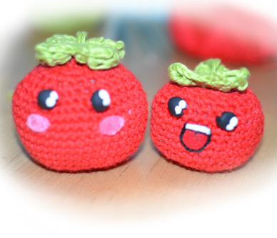 En mi tiempo libre diseño chapas kawaii :), amigurumis y me encantas los videojuegos de terror :)