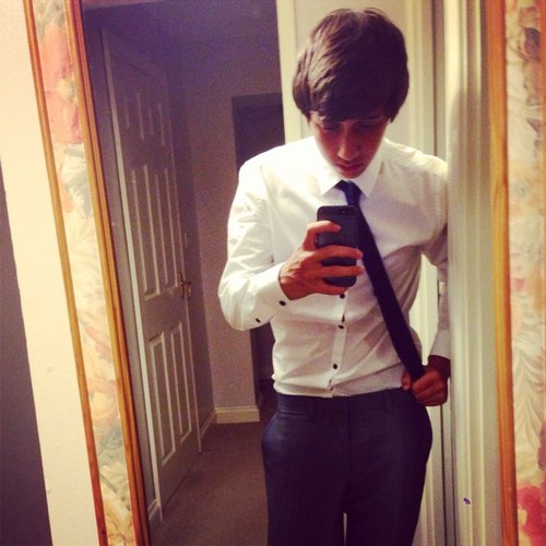 Old account follow new one @HenryyHall