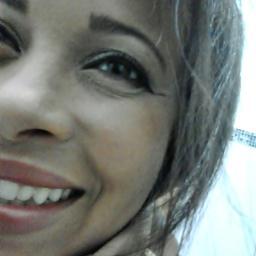 Amo moda, dicas de beleza, tendências...enfim esse mundo feminino é alucinante.
