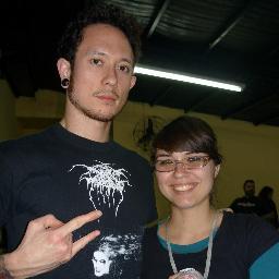 Fanática de Trivium, me gusta el arte, el animé y algunos videojuegos, madre de una niña muy luchadora y dos niños muy dulces.