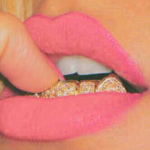 مشكلهةة تعشقَ قبيله لجل مخلوققَ واحد ♡'