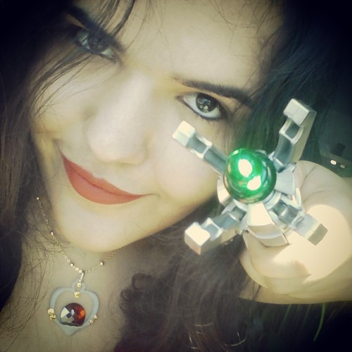 Freelance artist/aspiring writer. Blogger. Bookaholic. Lover of words, hearts, wings, stars, faeries, monsters, magic & all fantastic. Choco-holic! Greenie.