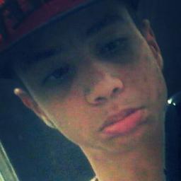 Pode Kola venn.. Con Noiss.. Aii So um Papoo pos Frakoo Q ta aii.! 
Amigo Falsoo E Igual Sombra Ta ligado ta Do Seu Lado Quando O Sol Brilha.!