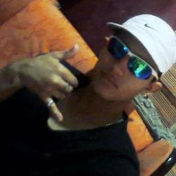 Pra mim as coisas mais valiosas ainda são de graça; paz, amor, liberdade e uma mente educada. @x_BrunaTrindade te amuh amor