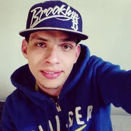 23 anos, sempre alegre , brincalhao até di mais , ker saber maiis ? seeguee noois aeeer
