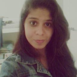 Sou uma garota fria, irônica, e um pouco maliciosa já fui meiga, carinhosa e cheia de amor. Até que um idiota entrou na minha viida...